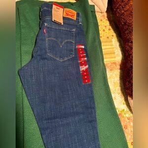 Levi’s Shaping Skinny Jeans